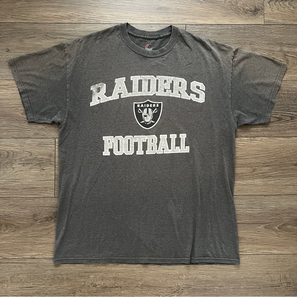Majestic Las Vegas Raiders NFL Football Fan Men’s Gray Graphic T-Shirt Size XL